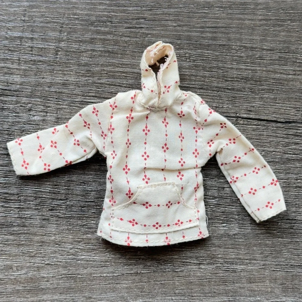 Bratz Doll‎ 2004 Sun-Kissed Summer Replacement Cream Red Hoodie Yasmin MGA